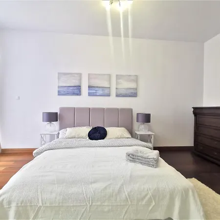 Luxurious Apartment 450M2 -Lift -3Garages -Bilard -Jacuzzi Wrocław