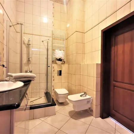 Apartament Luxurious Apartment 450M2 -Lift -3Garages -Bilard -Jacuzzi *