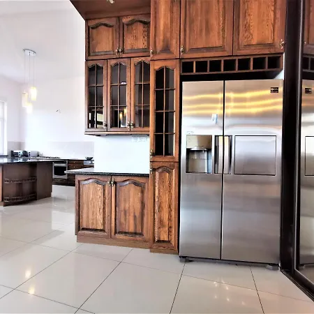 Luxurious Apartment 450M2 -Lift -3Garages -Bilard -Jacuzzi *